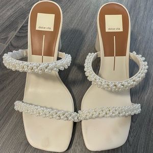 Dolce vita pearl heel. size 8.5. So comfy and cute!